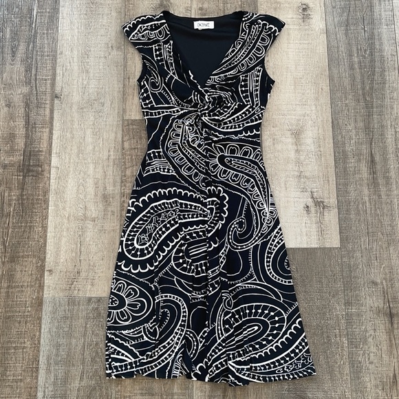 DRESS - Picture 3 of 6